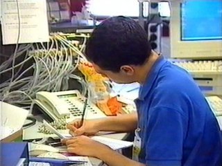 TRABAJADOR OFICINISTA (2)
